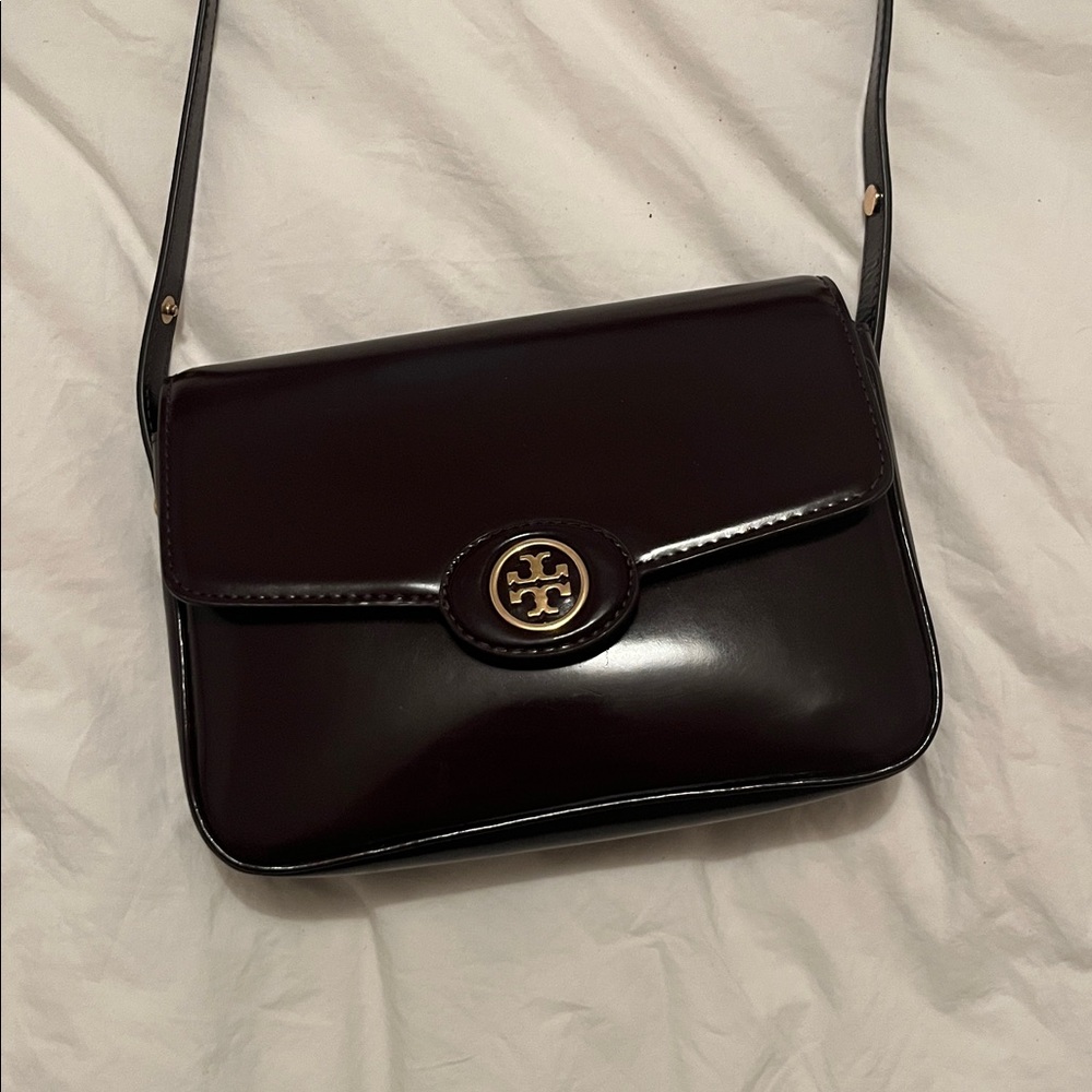 Tory Burch Robinson Spazzolato Convertible Bag - Picture 4 of 5